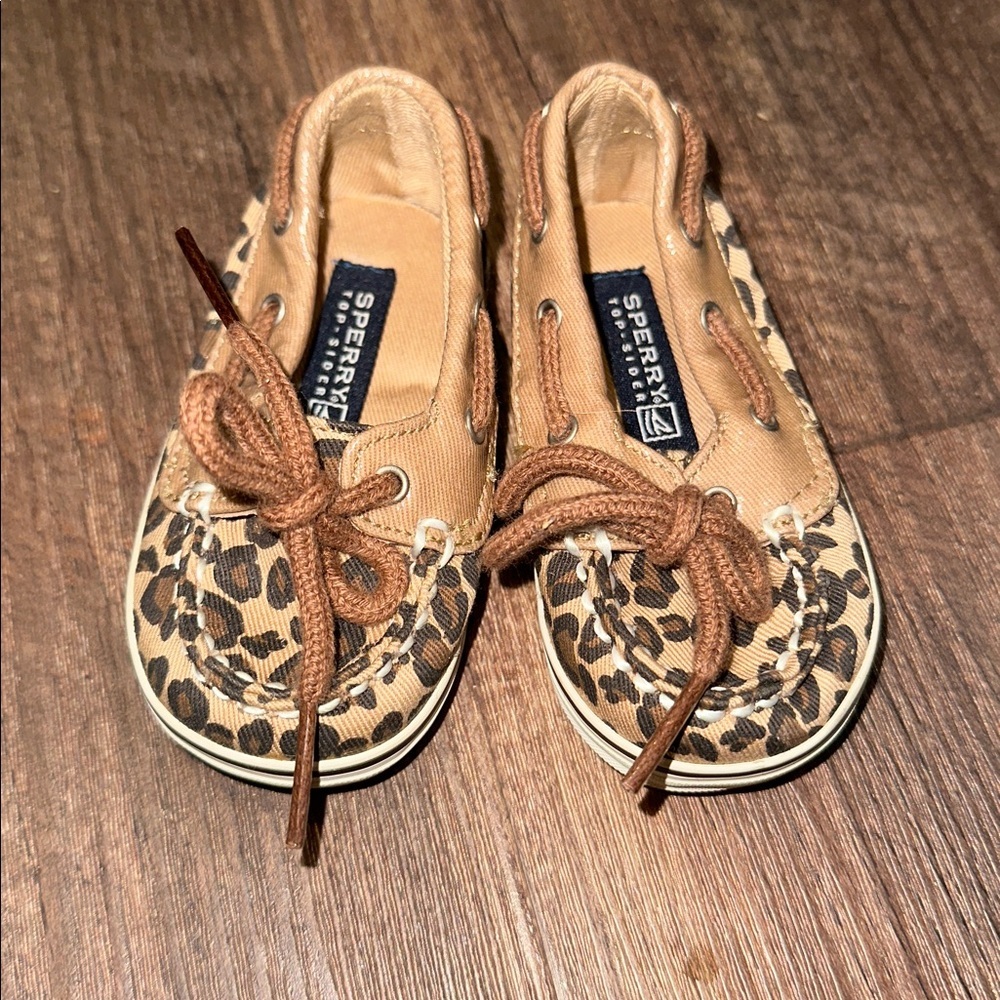 Leopard/Cheetah Baby Sperry boat‎ shoes size 2